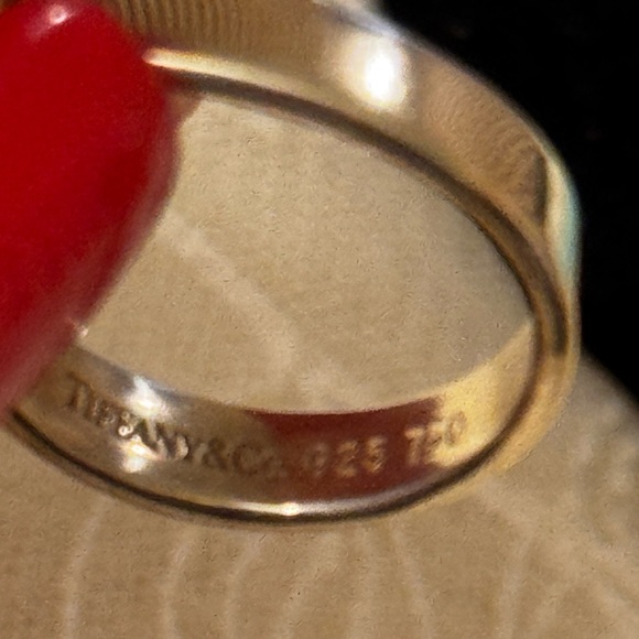 Tiffany and Co. Hook and Eye Love Knot ring - Picture 5 of 5